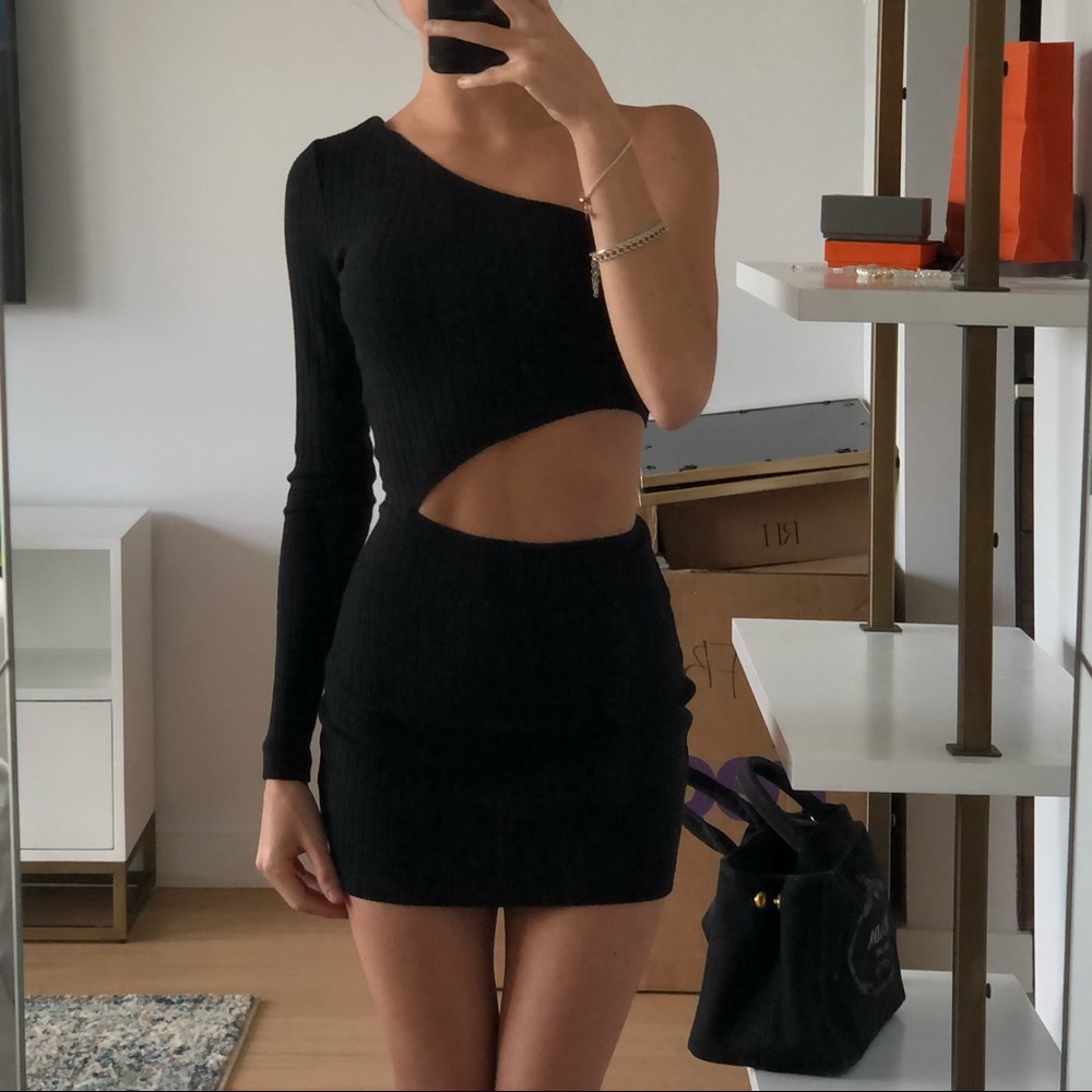 LOVERS AND FRIENDS - BLACK MINI DRESS